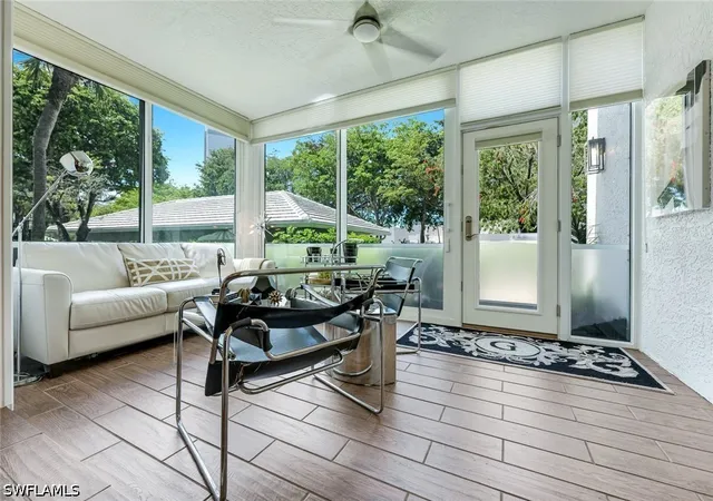 Listing Photo 5 - Condo for sale in building located at 5817 Glencove Dr, Naples, FL 34108 - Unit #402
