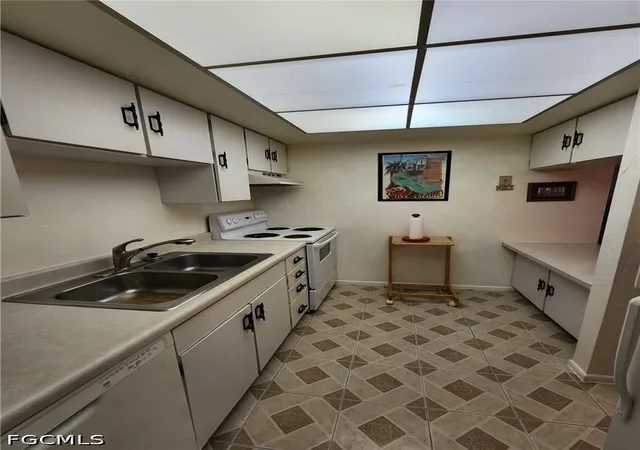 5th image of 4906 Victoria Dr #404, Cape Coral, FL 33904 | MLS# 2026017985