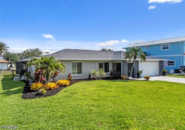 Photo 2 of Single family home for sale at 6048 Perthshire Ln, Fort Myers, FL 33908 | MLS# 2026018113 | Listing updated on 2026-08-01