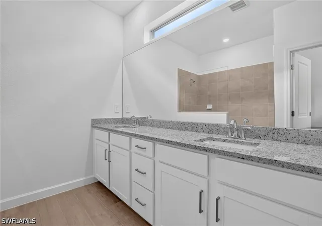 Photo 3 of Single family home for sale at 3195 Weston Manor Dr, Alva, FL 33920 | MLS# 226016426 | Listing updated on 2026-09-29