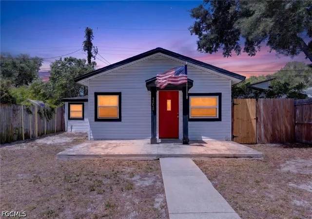 Photo 1 of Single family home for sale at 3250 Prescott St N, Saint Petersburg, FL 33713 | MLS# 2026018218 | Listing updated on 2026-07-21