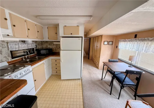 3rd image of 15 Fountain View Blvd, North Fort Myers, FL 33903 | MLS# 2026018259