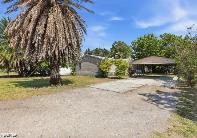 3rd image of 1031 Della Tobias Ave, Clewiston, FL 33440 | MLS# 2026018405