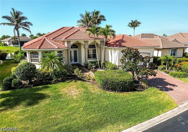 Photo 2 of Single family home for sale at 8555 Southwind Bay Cir, Fort Myers, FL 33908 | MLS# 2026018415 | Listing updated on 2026-08-31