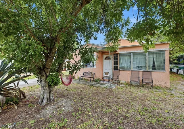 Homes for sale in Fort Myers, FL | 2355 Jeffcott St, Fort Myers, FL 33901 | MLS# 2026018429