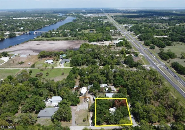 Homes for sale in Alva, FL | 2431 Lippincott Rd, Alva, FL 33920 | MLS# 2026018464