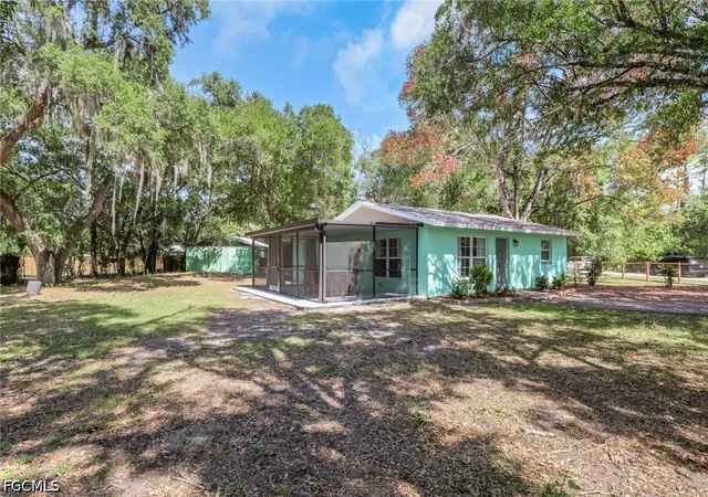 Homes for sale in Alva, FL | 2431 Lippincott Rd, Alva, FL 33920 | MLS# 2026018464