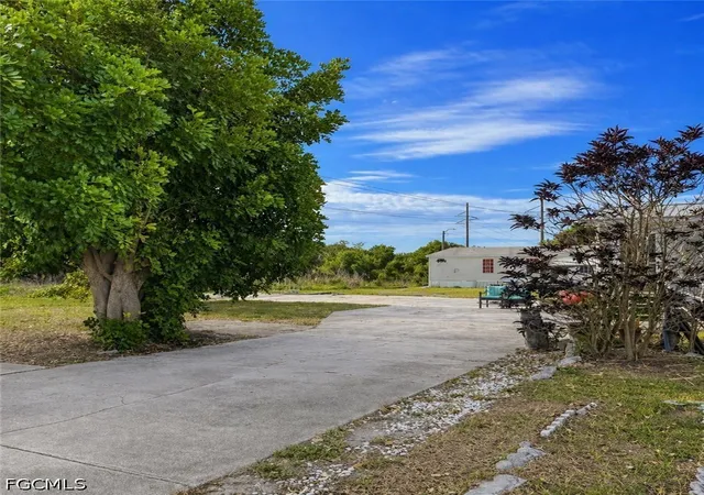 5th image of 2520 Brownell Ct, North Fort Myers, FL 33917 | MLS# 2026018473