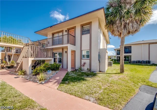 Listing Photo 2 - Condo for sale in building located at 16881 Davis Rd, Fort Myers, FL 33908 - Unit #116