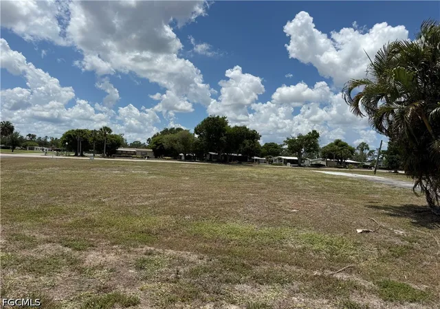 2nd image of 19279 Arrowhead Ln, North Fort Myers, FL 33903 | MLS# 2026018506