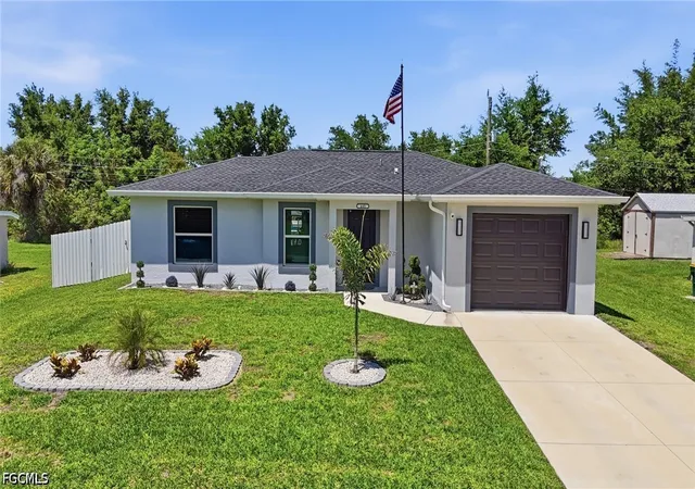 Photo 3 of Sale Pending at 448 Glengary Cir, Punta Gorda, FL 33982 | MLS# 2026018529 | Listing updated on 2026-06-17