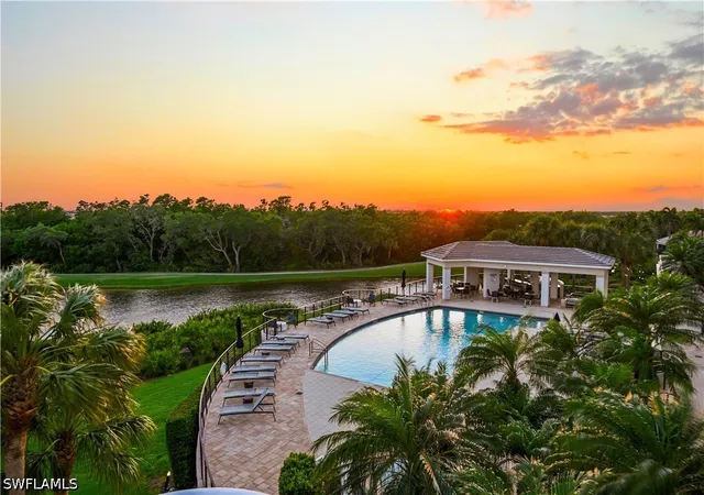 Listing Photo 3 - Condo for sale in building located at 4801 Bonita Bay Blvd, Bonita Springs, FL 34134 - Unit #301