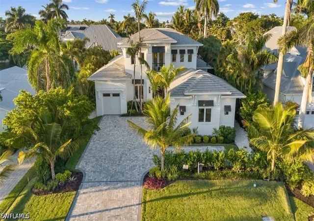 38th image of 493 8th Ave S, Naples, FL 34102 | MLS# 226016685