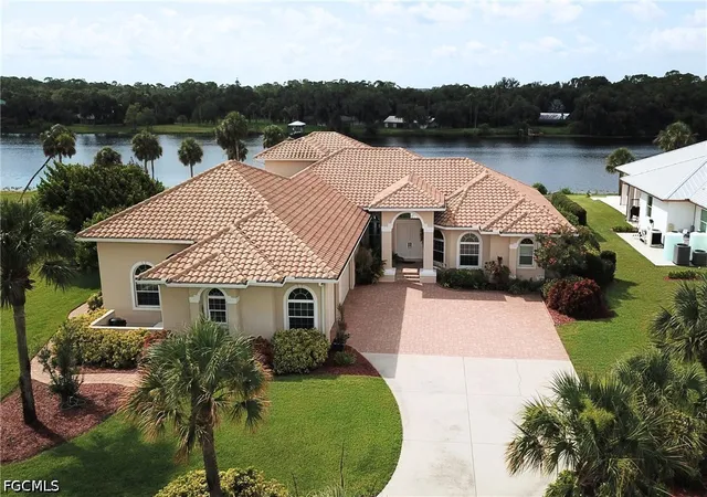 2nd image of 2504 Caloosa Shores Dr, Labelle, FL 33935 | MLS# 2026018613