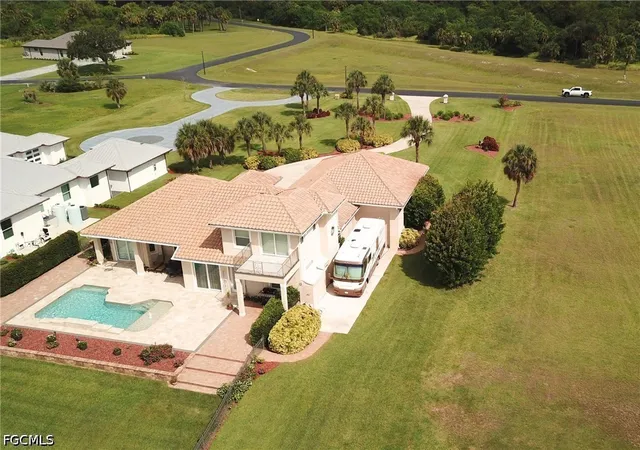 3rd image of 2504 Caloosa Shores Dr, Labelle, FL 33935 | MLS# 2026018613