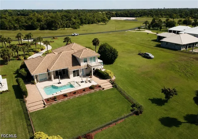 4th image of 2504 Caloosa Shores Dr, Labelle, FL 33935 | MLS# 2026018613