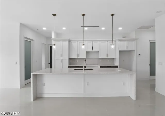 5th image of 2009 Dixie Way, Lehigh Acres, FL 33972 | MLS# 226015891