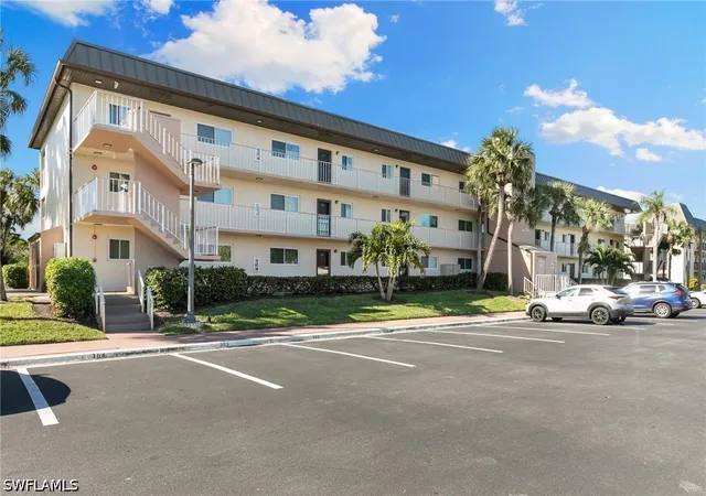 4th image of 1024 Manatee Rd #C303, Naples, FL 34114 | MLS# 226016618