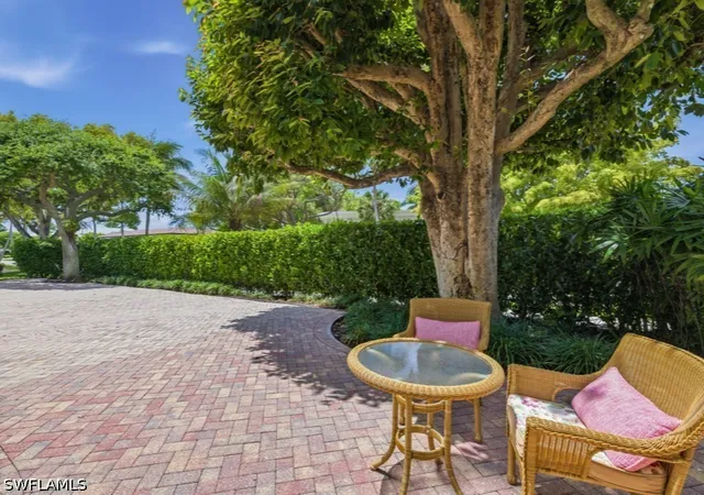 3rd image of 211 3Rd Ave S, Naples, FL 34102