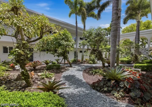 4th image of 211 3Rd Ave S, Naples, FL 34102