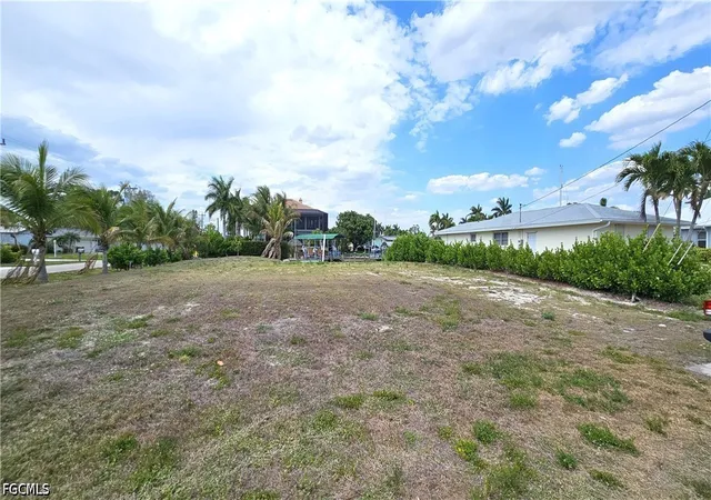 4th image of 111 Sw 58Th Ter, Cape Coral, FL 33914 | MLS# 2026018816