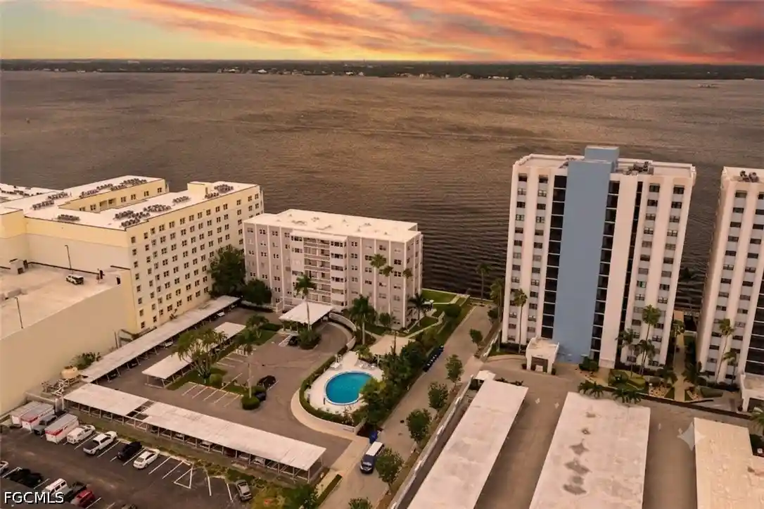 Listing Photo 1 - Condo for sale in 1900 Clifford St located at 1900 Clifford St, Fort Myers, FL 33901 - Unit #301