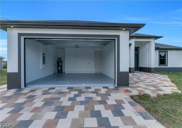 Photo 3 of Single family home for sale at 4628 Anita Ave N, Lehigh Acres, FL 33971 | MLS# 2026018923 | Listing updated on 2026-04-24