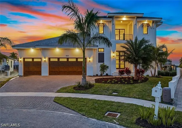 Photo 1 of Sale Pending at 810 Elm Ct, Marco Island, FL 34145 | MLS# 226017053 | Listing updated on 2026-07-17