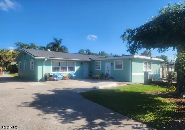 Photo 2 of Single family home for sale at 4707 Duera Mae Dr, Fort Myers, FL 33908 | MLS# 2026019019 | Listing updated on 2026-04-25