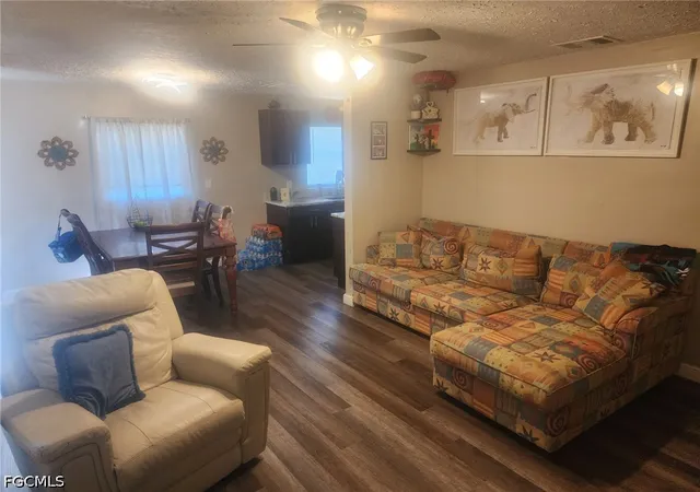 Photo 4 of Single family home for sale at 4707 Duera Mae Dr, Fort Myers, FL 33908 | MLS# 2026019019 | Listing updated on 2026-04-25