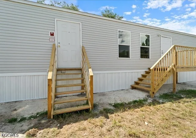5th image of 1038 Canopy Ln, Moore Haven, FL 33471 | MLS# 2026019160