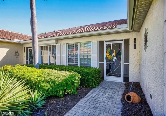 Photo 4 of Townhouse for sale at 13971 Reflection Lakes Dr, Fort Myers, FL 33907 | MLS# 2026019213 | Listing updated on 2026-07-25