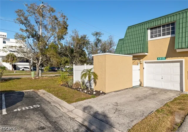 Homes for sale in Fort Myers, FL | 4815 Bluefish Ct, Fort Myers, FL 33919 | MLS# 2026019216