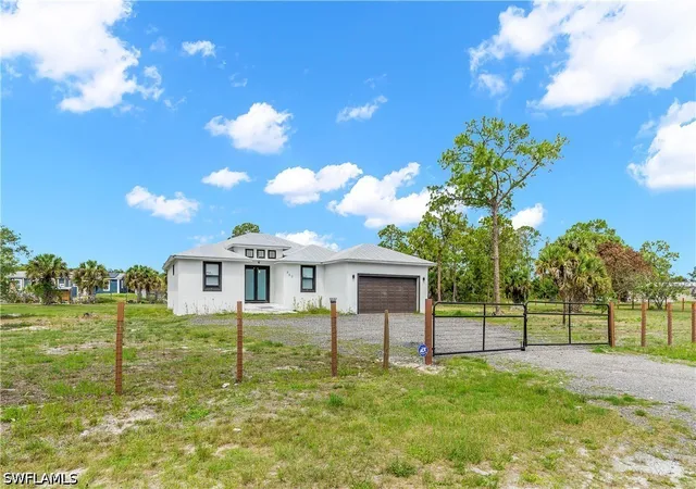 2nd image of 660 S Zambria St, Clewiston, FL 33440 | MLS# 226016328