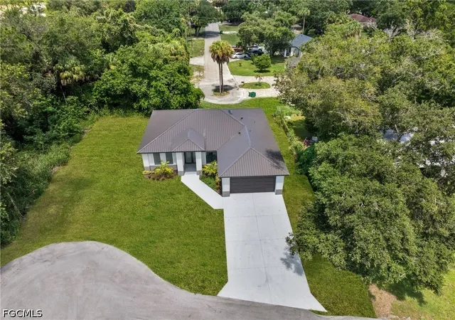 3rd image of 490 Christopher Ct, Labelle, FL 33935 | MLS# 2026019273