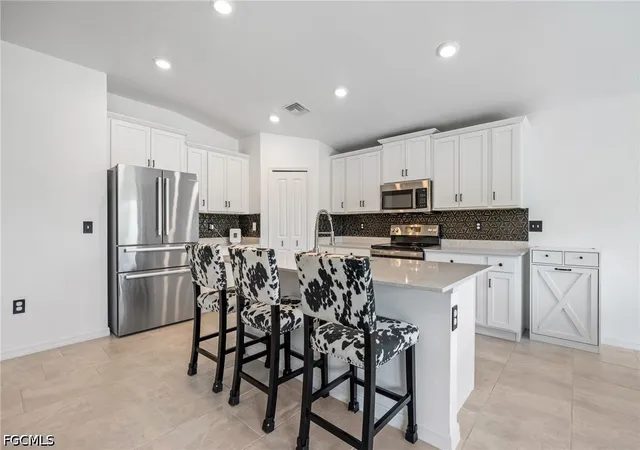Photo 4 of Single family home for sale at 13910 Buckingham Oak Dr, Fort Myers, FL 33905 | MLS# 2026019289 | Listing updated on 2026-06-25