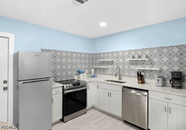 4th image of 817-819 Indiana Ave, Fort Myers, FL 33919 | MLS# 2026019292