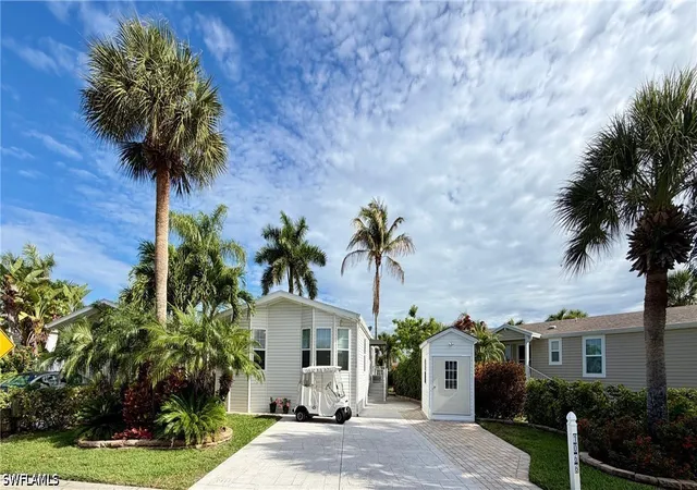 2nd image of 1066 Silver Lakes Blvd, Naples, FL 34114 | MLS# 226017371
