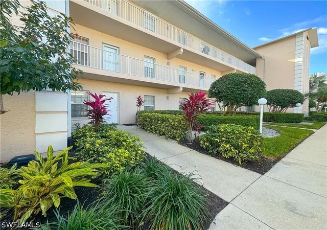 1st image of 3250 Cypress Gln Wy, Naples, FL 34109