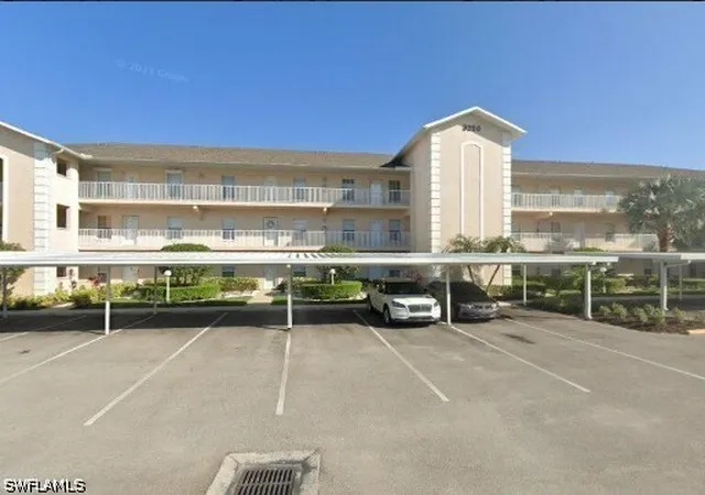 2nd image of 3250 Cypress Gln Wy, Naples, FL 34109