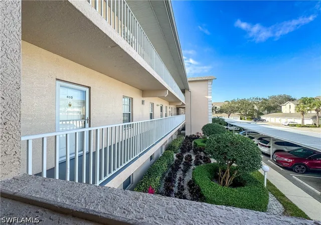 4th image of 3250 Cypress Gln Wy, Naples, FL 34109