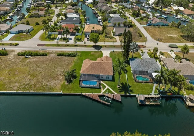 Photo 3 of Single family home for sale at 2429 Everest Pkwy, Cape Coral, FL 33904 | MLS# 2026019312 | Listing updated on 2026-07-28