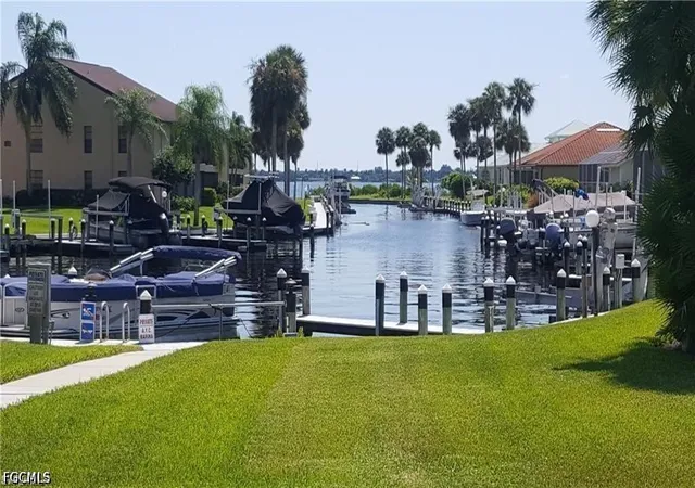 2nd image of 15452 Admiralty Cir, North Fort Myers, FL 33917