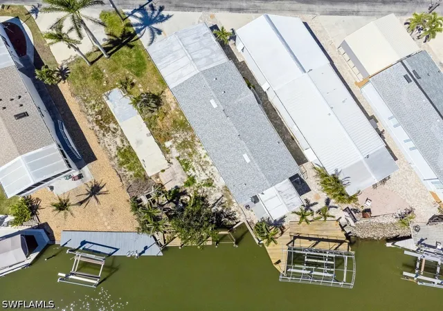 27th image of 12 Nancy Ln, Fort Myers Beach, FL 33931 | MLS# 226017066