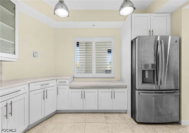 Listing Photo 4 - Condo for sale in building located at 221 9Th St S, Naples, FL 34102 - Unit #301
