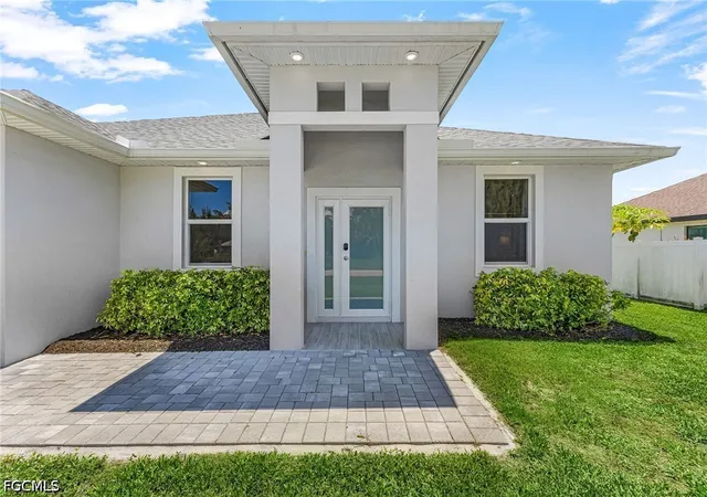 3rd image of 1015 Sw 15Th Pl, Cape Coral, FL 33991 | MLS# 2026019422