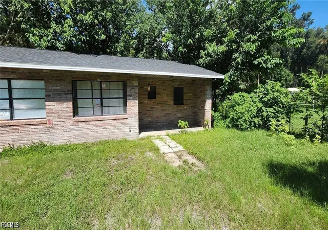 1st image of 2558 N County 470, Lake Panasoffkee, FL 33538 | MLS# 2026019472
