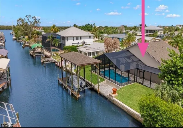 5th image of 323 Washington Ct, Fort Myers Beach, FL 33931 | MLS# 2026019539
