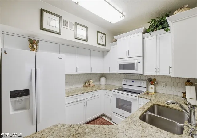 Listing Photo 5 - Condo for sale in building located at 15605 Ocean Walk Cir, Fort Myers, FL 33908 - Unit #113