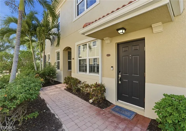 Photo 3 of Sale Pending at 8515 Oakshade Cir #201, Fort Myers, FL 33919 | MLS# 2026019659 | Listing updated on 2026-09-01